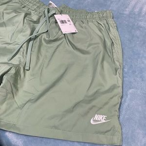 **SOLD** Men's Woven Lined Flow Shorts Size XXL **NEW**